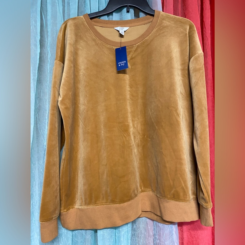 Crown & Ivy velvet sweatshirt size large NWT - Picture 1 of 2